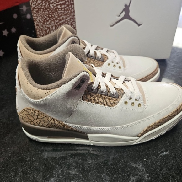 Sz Various JORDAN 3 RETRO \'PALOMINO\'